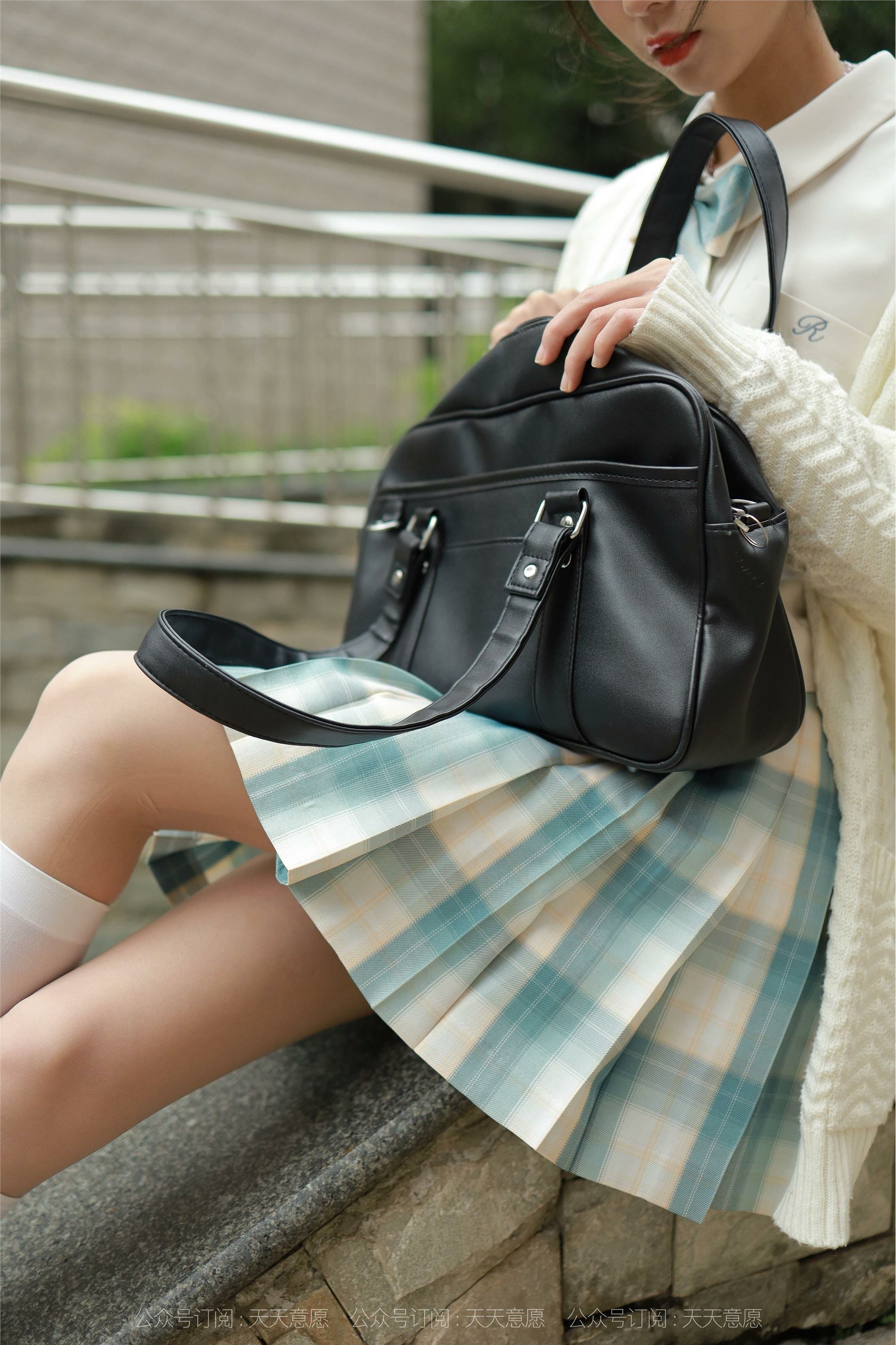 IESS异思趣向  2021.11.02 丝享家963：团团《长腿JK装》